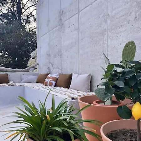 فندق Maison Garrigue Avec Piscine روشيفورْ دو جارْ