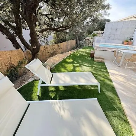 فندق Maison Garrigue Avec Piscine روشيفورْ دو جارْ