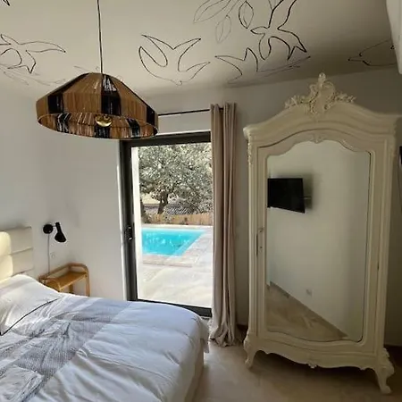 Maison Garrigue Avec Piscine 4*
